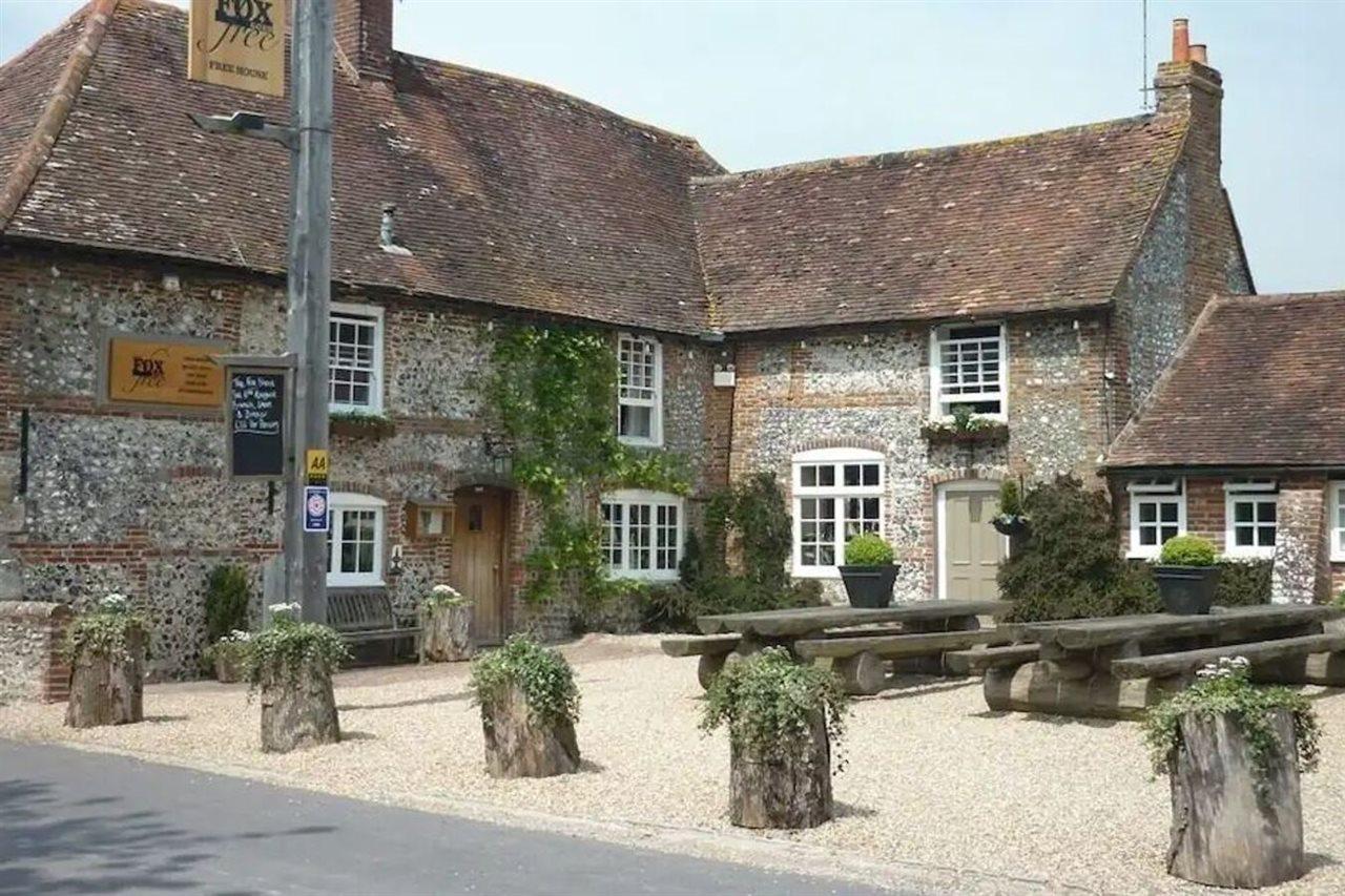 Hotel The Fox Goes Free Chichester Esterno foto